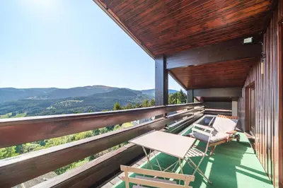 Vue générale sur la montagne ou vue sur la montagne depuis l'appartement