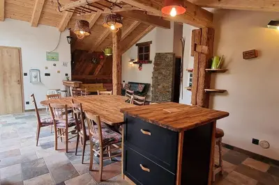 Cuisine ou kitchenette dans l'établissement Le Grenier de Jules et Marguerite