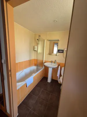 Salle de bains dans l'établissement Chez Anabel et Stéphane