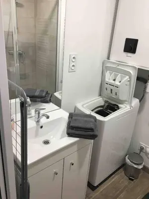 Salle de bains dans l'établissement Le Calme en plein centre ville de BELFORT