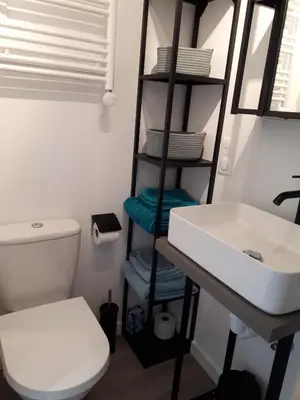 Salle de bains dans l'établissement Aux Jardins d'Argiles