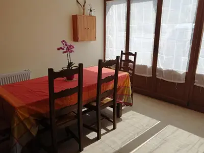Un ou plusieurs lits dans un hébergement de l'établissement Charmante Chambre Myosotis avec Jardin et DVD - FR-1-589-665