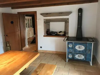 Cuisine ou kitchenette dans l'établissement Ferme de Chenezeau - 15 personnes , 7 chambres