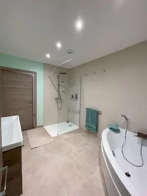 Salle de bains dans l'établissement LE GRAND GITE - Gîte des 3 lavoirs