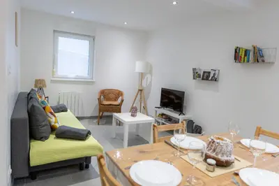 Télévision ou salle de divertissement dans l'établissement Appartement cosy et lumineux à Kaysersberg