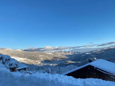 Vue générale sur la montagne ou vue sur la montagne depuis l'appartement