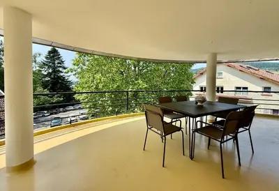 Balcon ou terrasse dans l'établissement La Tour du Lac, gîte bel & spacieux à côté du lac de Gerardmer