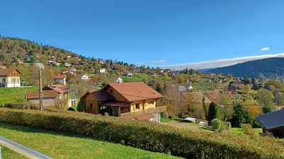 Vue générale sur la montagne ou vue sur la montagne depuis le chalet