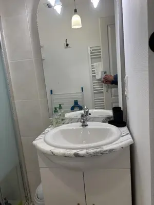 Salle de bains dans l'établissement L'écume des jours
