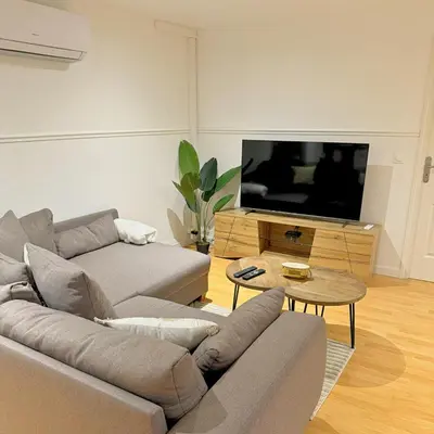 Télévision ou salle de divertissement dans l'établissement Au Soleil - Appartement confortable