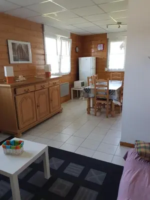 Cuisine ou kitchenette dans l'établissement F2 lumineux en centre ville - Gerardmer