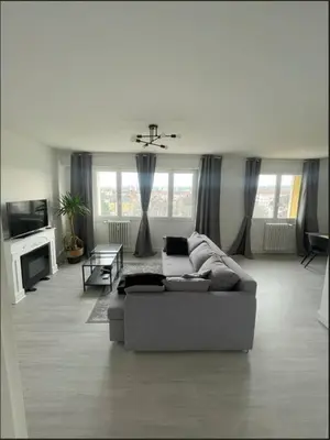 Télévision ou salle de divertissement dans l'établissement Confort & Style au Cœur de Mulhouse