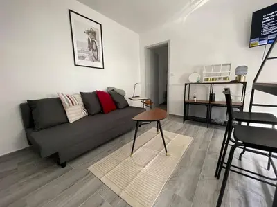 Coin salon dans l'établissement T2 Elio - proche gare et aéroport, parking privé