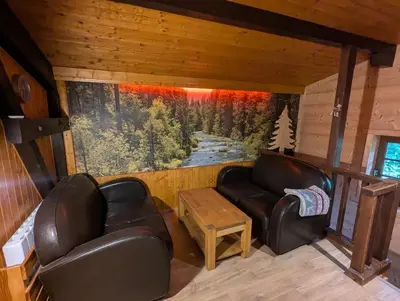 Télévision ou salle de divertissement dans l'établissement Chalet des Belles Roches, 14 pers, garden, sauna