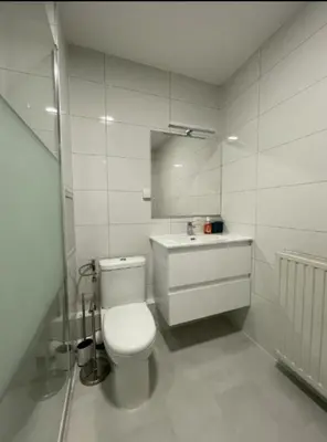 Salle de bains dans l'établissement T2 7 Lys - central, terrasse, garage