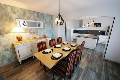 Cuisine ou kitchenette dans l'établissement Gîte Le Ruisseau