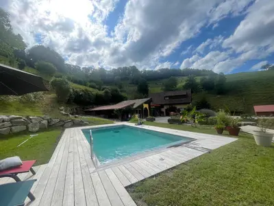 Piscine de l'établissement Gite Marie Rose ou située à proximité