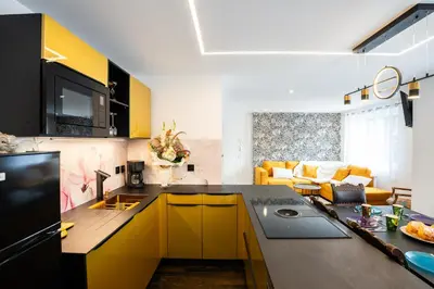 Cuisine ou kitchenette dans l'établissement Enchantress'Apartment Designed By CM