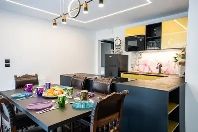Cuisine ou kitchenette dans l'établissement Enchantress'Apartment Designed By CM
