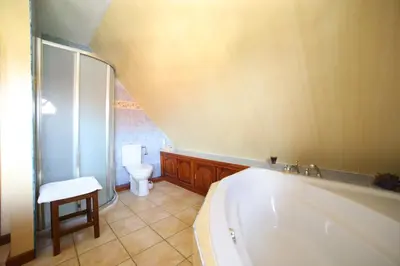 Salle de bains dans l'établissement HAVRE DE PAIX - Maison 3 étoiles - Piscine Privée - Europapark