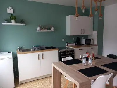 Cuisine ou kitchenette dans l'établissement Le Camus