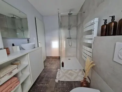 Salle de bains dans l'établissement La bulle Mathias