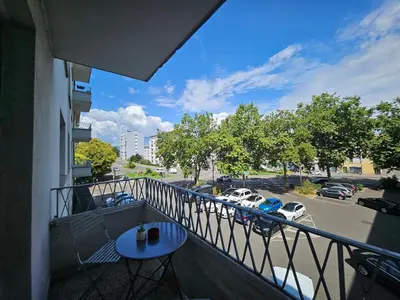 Balcon ou terrasse dans l'établissement Charmant T4- Centre Ville- Parking Privé