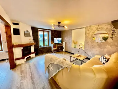 Télévision ou salle de divertissement dans l'établissement Maison 4-6 personnes proche Gerardmer