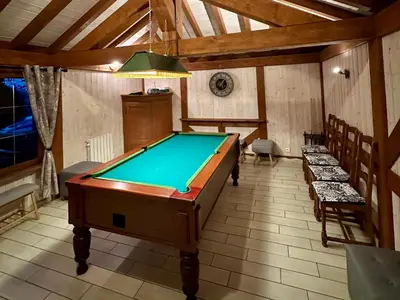 Billard dans l'établissement Chalet cosy dans les Hautes-Vosges avec spa - FR-1-589-673