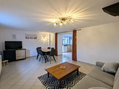 Coin salon dans l'établissement Appartement chaleureux, 2-4 pers, Vosges, Animaux admis - FR-1-589-685