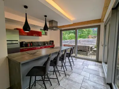 Plan de l'établissement Villa spacieuse avec spa et billard, WiFi, parking privé - FR-1-589-698