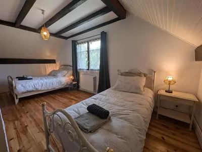 Un ou plusieurs lits dans un hébergement de l'établissement Grande maison proche des Vosges, idéale cyclisme et randonnée, animaux admis, vélos à dispo - FR-1-583-298