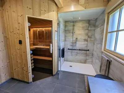 Salle de bains dans l'établissement Chalet au cœur des Vosges avec sauna, terrasse et connexion WIFI - FR-1-589-692