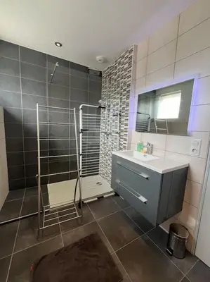 Salle de bains dans l'établissement Gîte du tétras