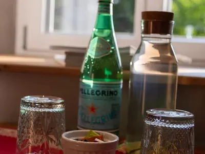 Boissons dans l'établissement Chambre Gentiane - 2 Lits Doubles & Sauna, Idéale Famille - FR-1-589-747