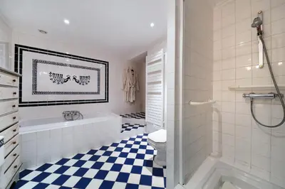 Salle de bains dans l'établissement L'Eau Vive - Une oase à 5 minutes de Gérardmer