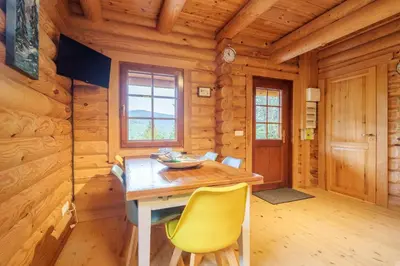 Télévision ou salle de divertissement dans l'établissement Chalet des Noisetiers - Magnifique vue montagne
