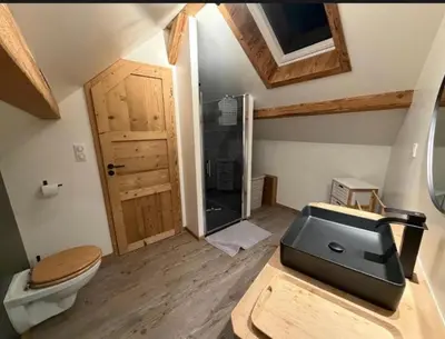 Salle de bains dans l'établissement la vallée des marmottes