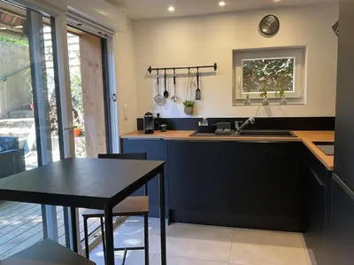 Cuisine ou kitchenette dans l'établissement Amelie - petite maison alsacienne