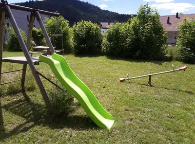 Aire de jeux pour enfants de l'établissement Nouveau loft à moins de 100m du lac classé 2 étoiles