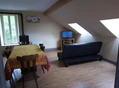 Télévision ou salle de divertissement dans l'établissement Nouveau loft à moins de 100m du lac classé 2 étoiles