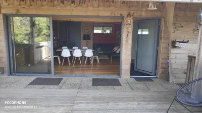 Terrasse ou espace extérieur de l'établissement Chalet avec vue sur la vallée