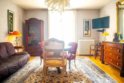 Télévision ou salle de divertissement dans l'établissement Le grand Géromois - Spacious - Private parking