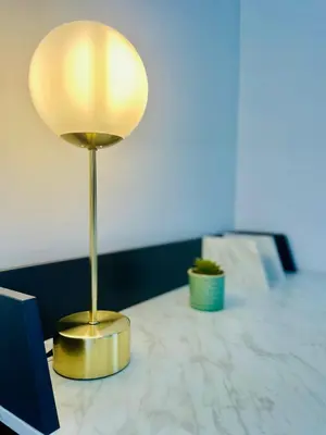 Un ou plusieurs lits dans un hébergement de l'établissement 101 - Appartement élégant art déco près du centre ville