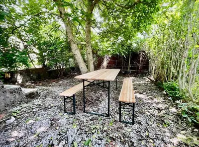 Jardin de l'établissement Gîte des Randonneurs, jardin & BBQ et borne VE