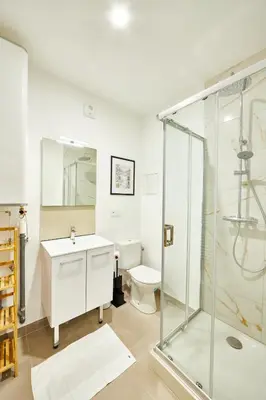 Salle de bains dans l'établissement BE-0 - Joli 2 pièces pour 1-2 pers au RDC au centre de Mulhouse