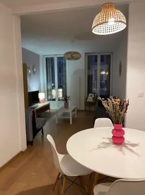 Coin salon dans l'établissement Mulhouse hyper centre - Grand T3- Aux bons enfants