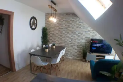 Télévision ou salle de divertissement dans l'établissement Sous les toits-Hypercentre-Pas de Frais de Ménage