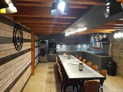 Cuisine ou kitchenette dans l'établissement Chalet Modus, Belle vue lac, Sauna, Wifi