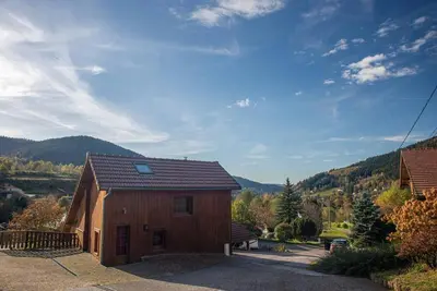 Vue générale sur la montagne ou vue sur la montagne depuis le chalet